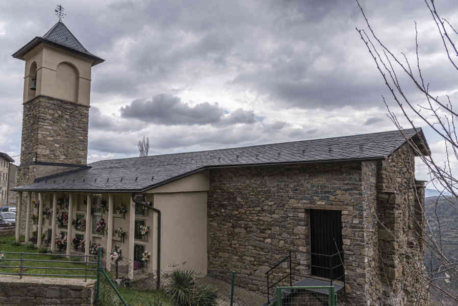 Lleida - la Vall Fosca - Aguiro - iglesia de Sant Joan Baptista 3.jpg